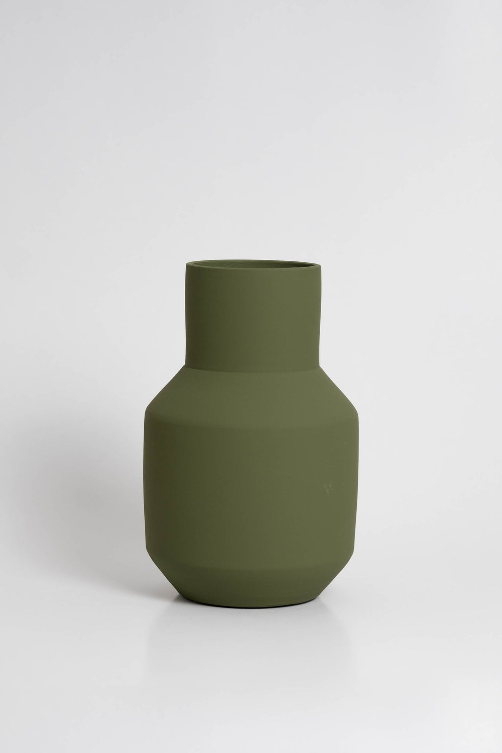 Sado Vase in olivre green ceramic with a minimalist design, handmade in Portugal. Ideal for displaying flowers or as a standalone decorative vase.