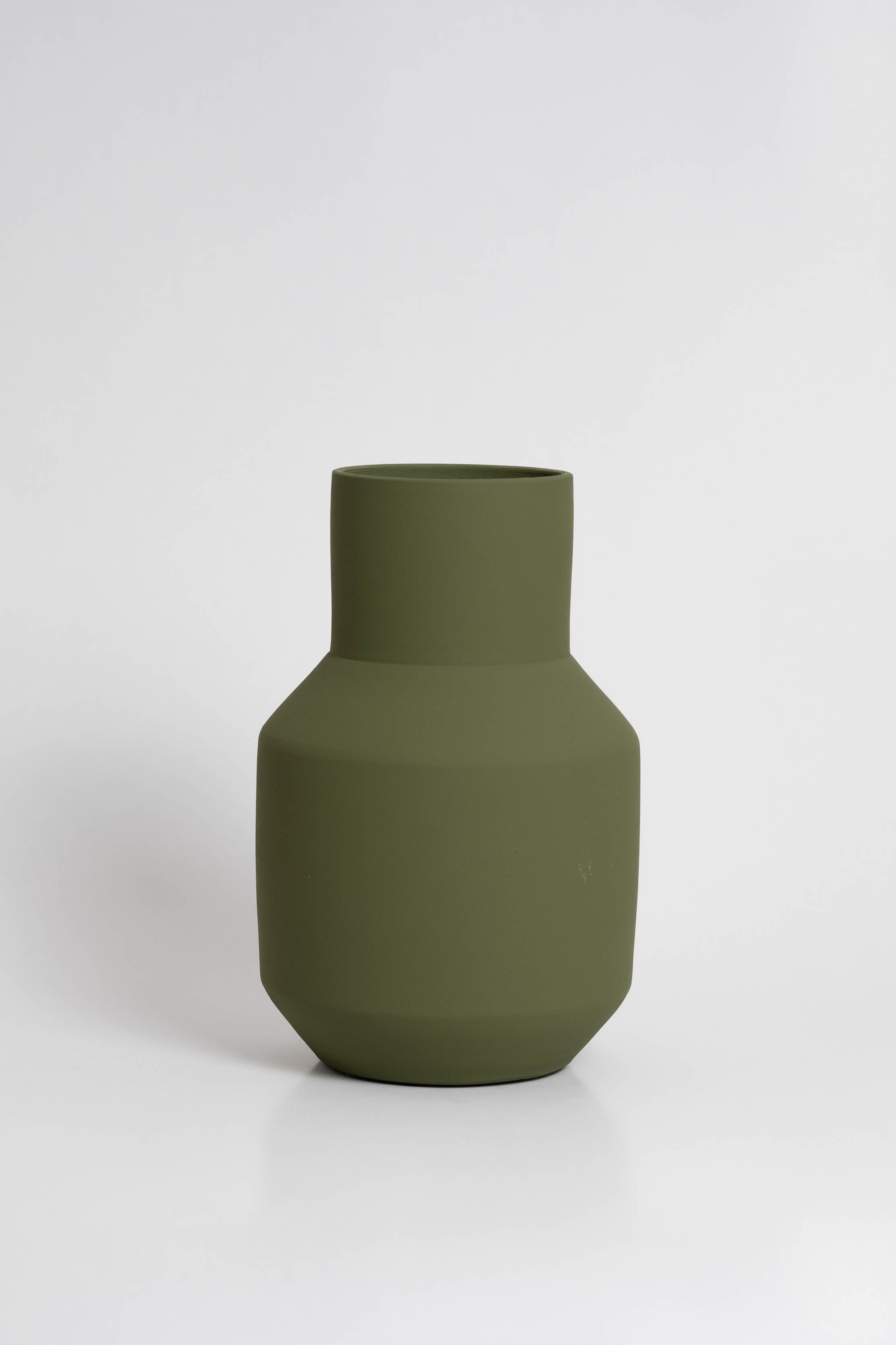 Sado Vase in olivre green ceramic with a minimalist design, handmade in Portugal. Ideal for displaying flowers or as a standalone decorative vase.