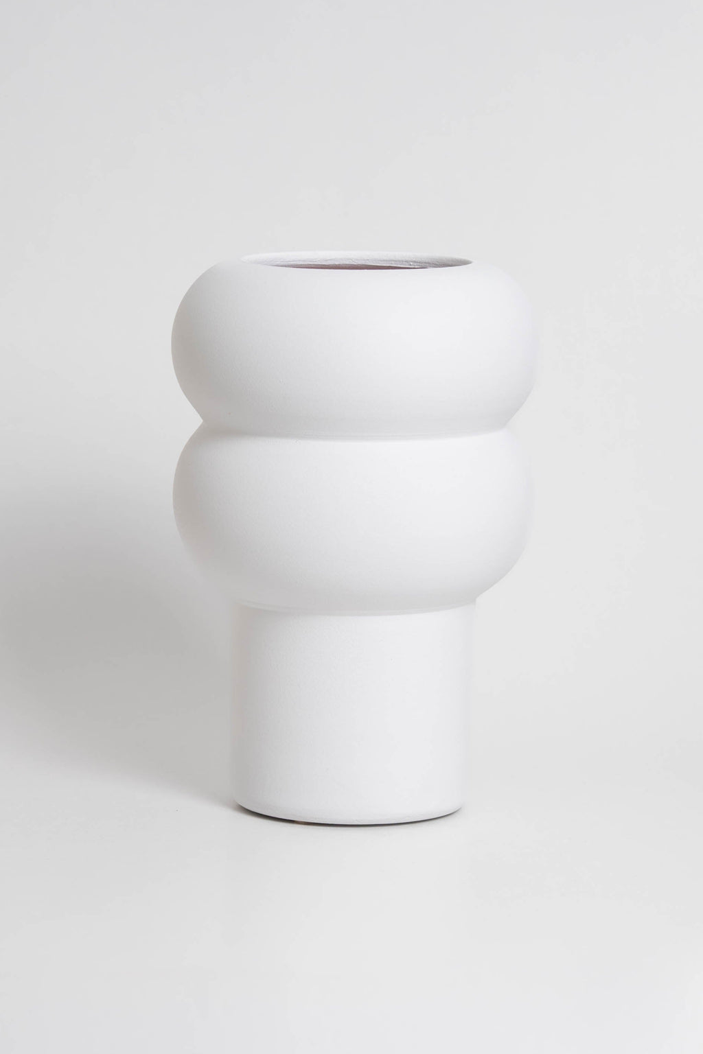 Ripple large in white, ceramic with a minimalist design, handmade in Portugal. Ideal for displaying flowers or as a standalone decorative vase.