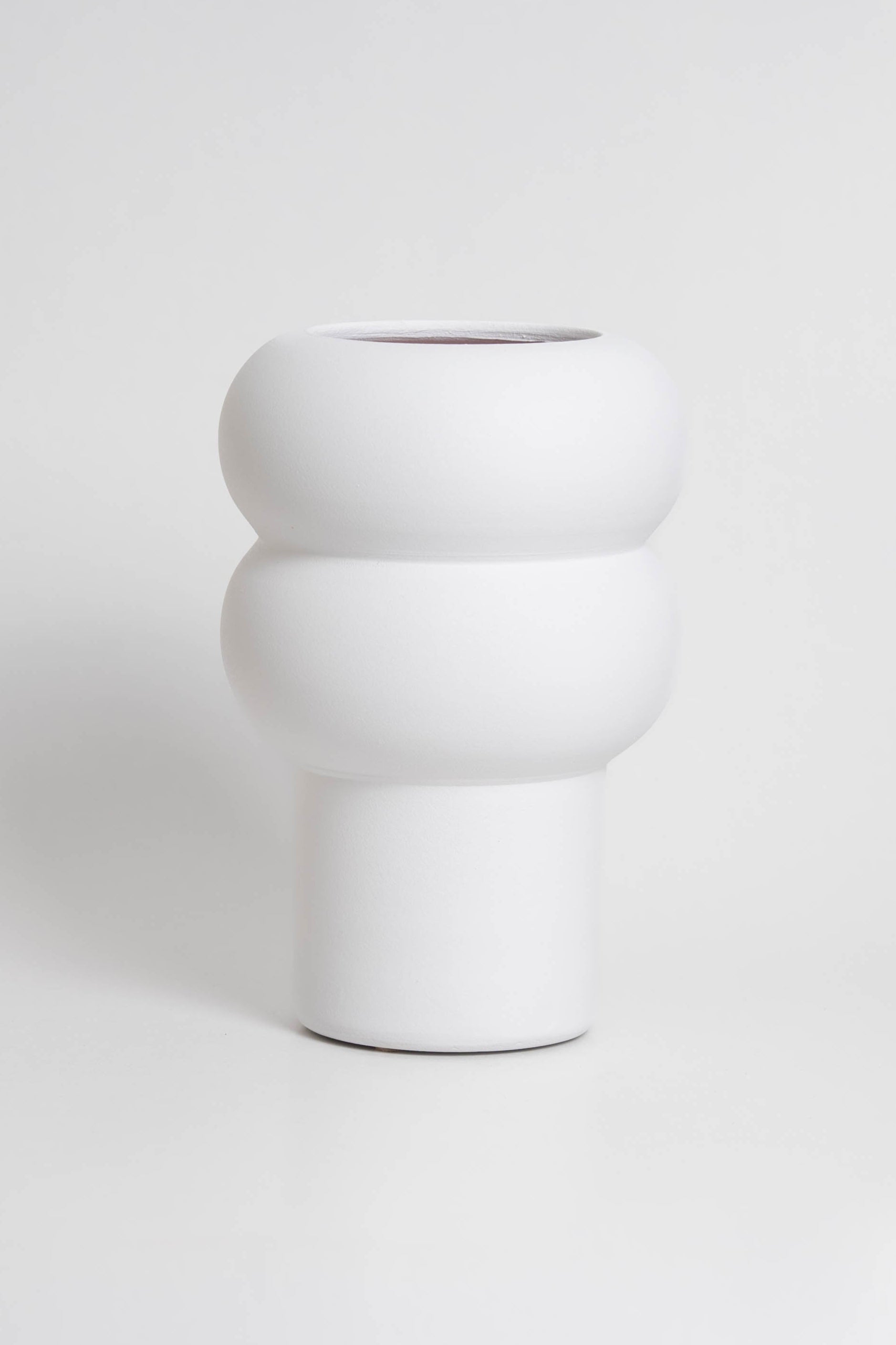 Ripple large in white, ceramic with a minimalist design, handmade in Portugal. Ideal for displaying flowers or as a standalone decorative vase.