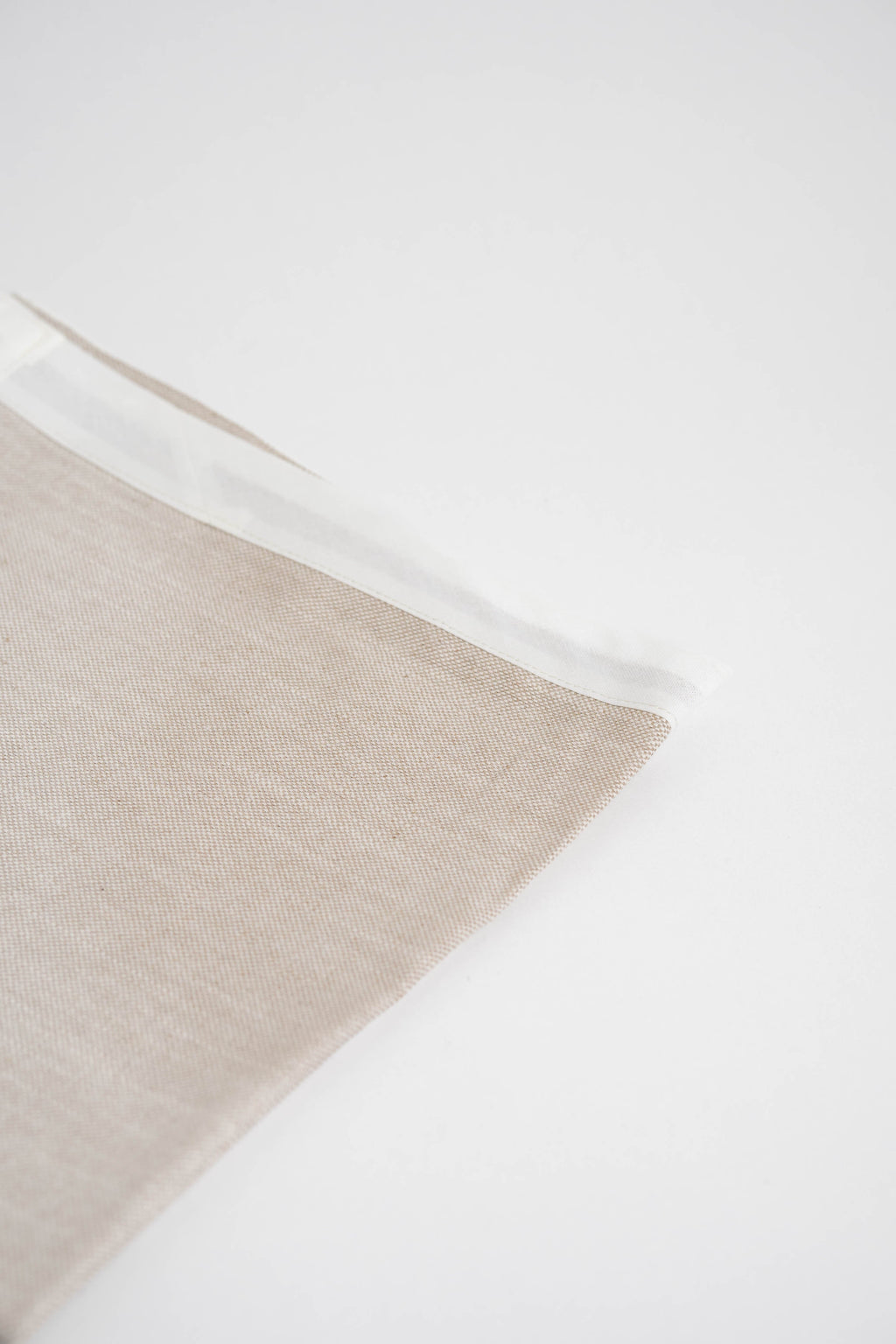 Individual de mesa com borda em contraste