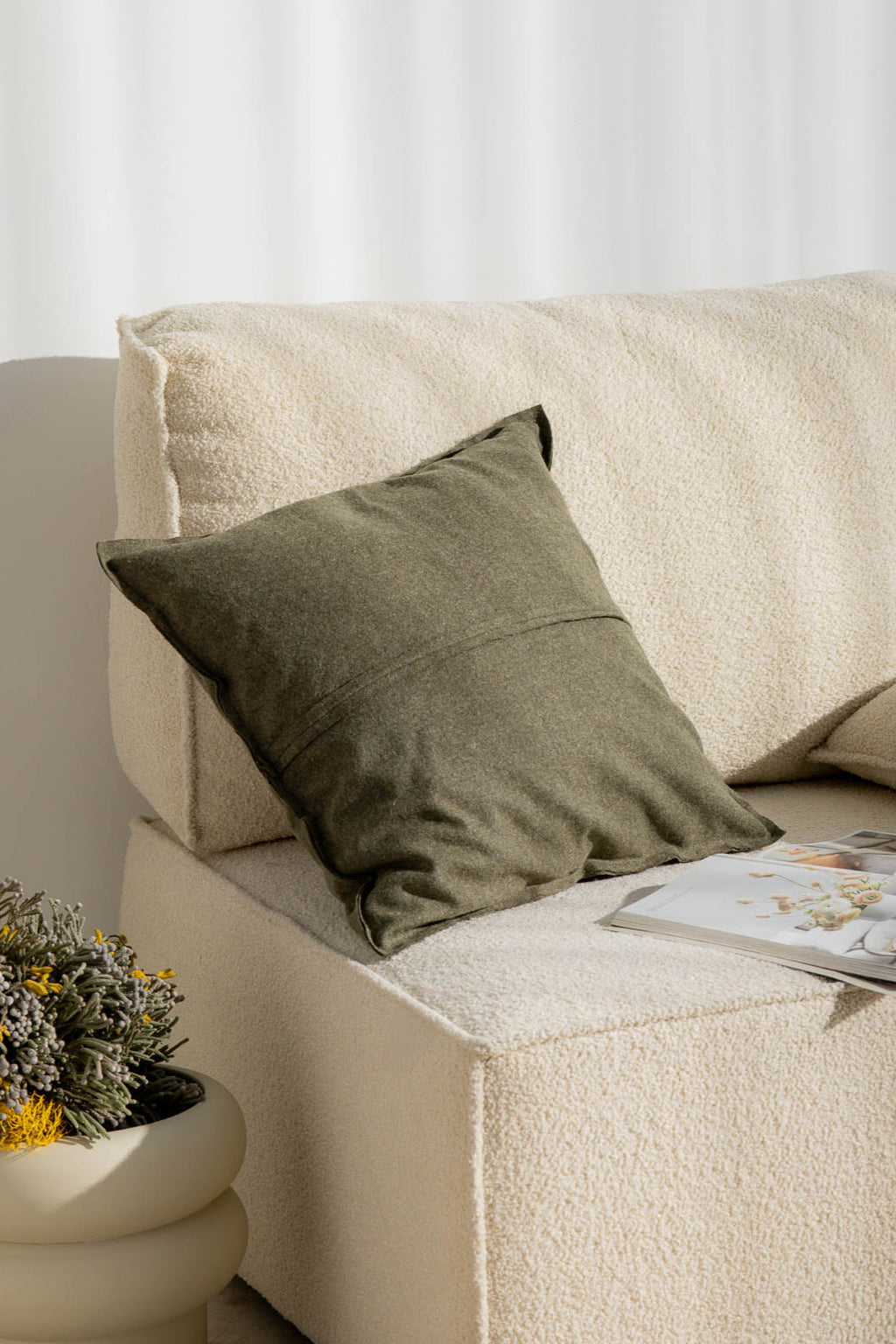 Housse de coussin vert olive