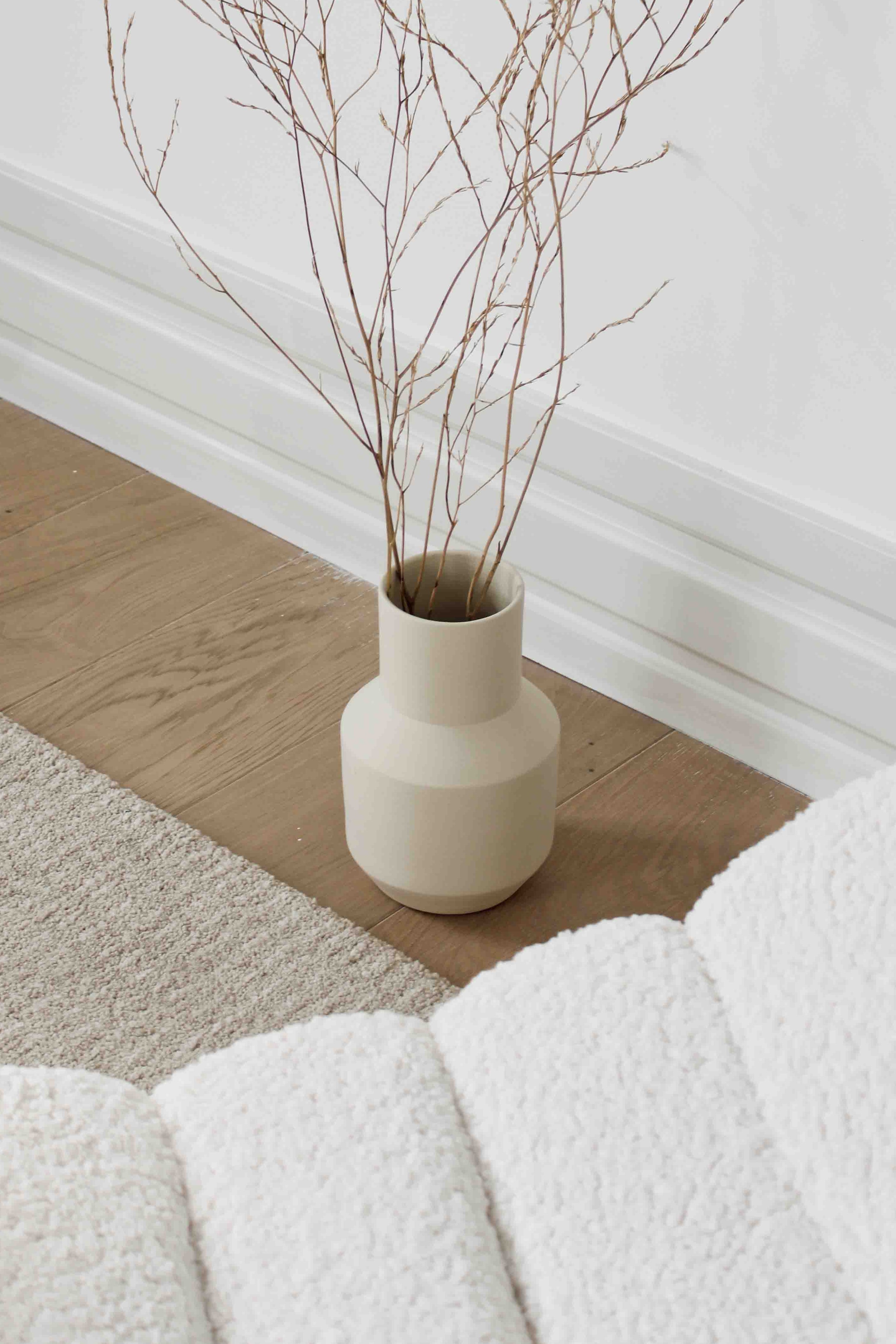 sado vase, decorative vase for timeless decor and contemporary homes.